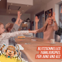 Anwendungsbild 2: Familie spielt Loony Joe® am Tisch mit hochgestreckten Armen