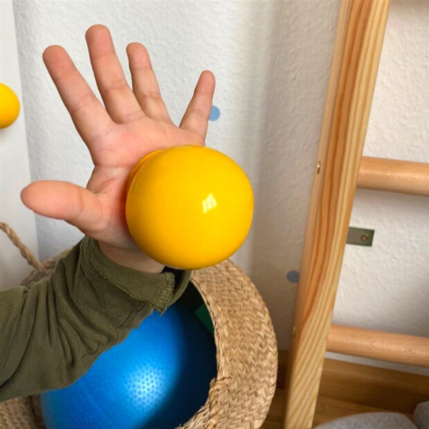 Thera Bolly – kreativt konstruktionslegetøj med sugekopper,